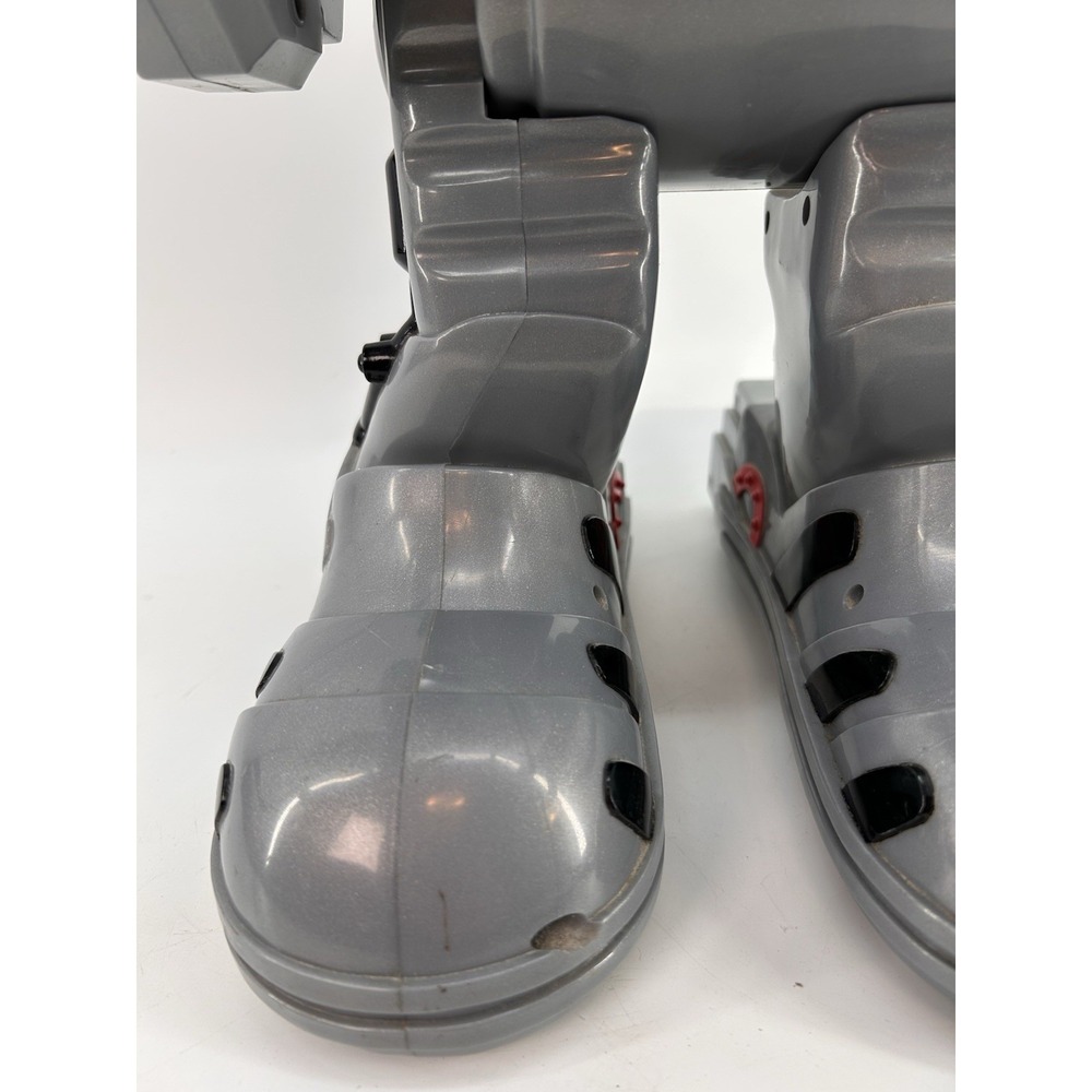 Vintage Toymax R.A.D. 4.0 Radio Controlled Robot Voice Command RAD W/ Remote - Picture 6 of 16